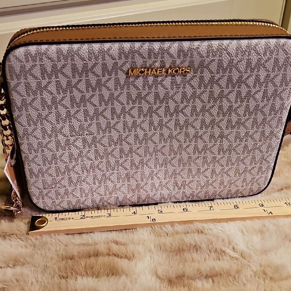 Michael Kors White and Brown MK Jetset Crossbody Bag - Picture 4 of 10
